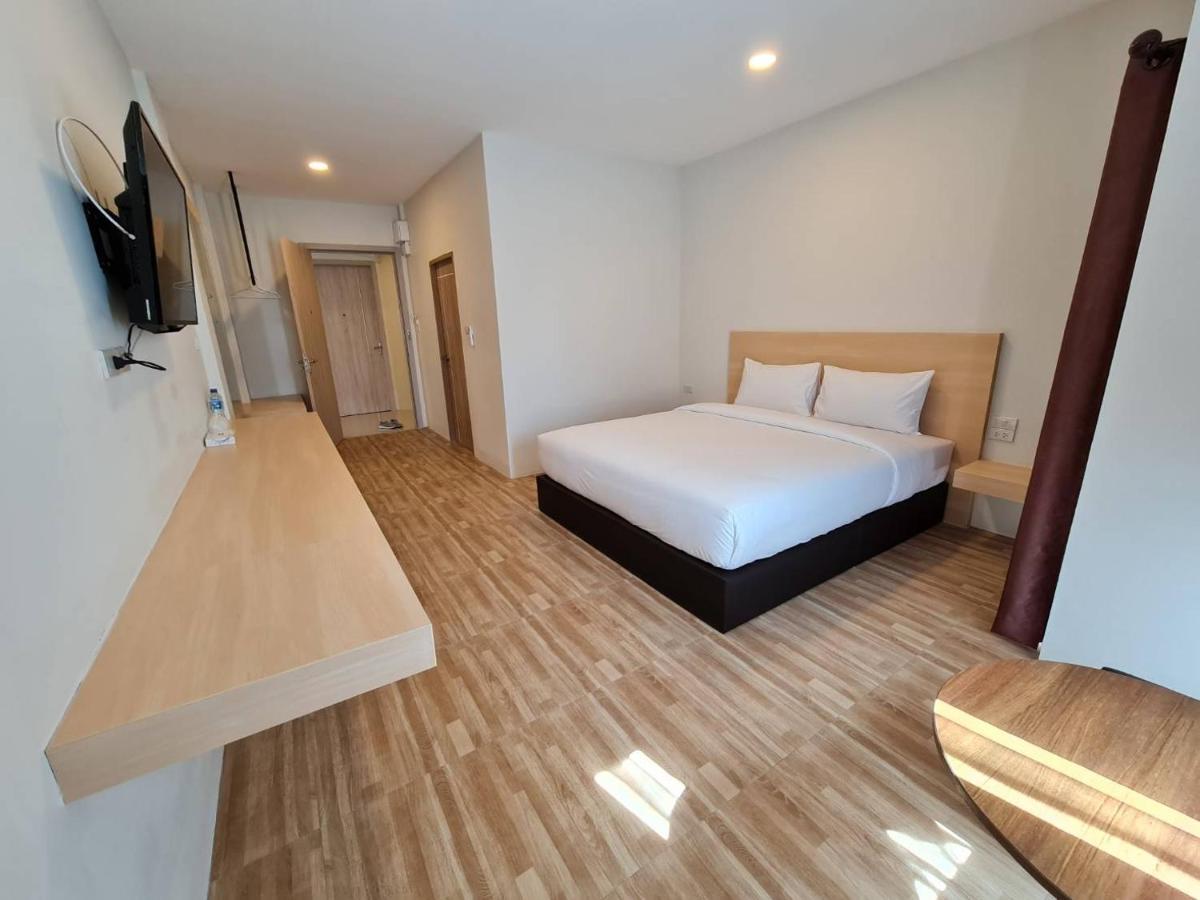 The Charlotte Smart Hotel Lopburi Ngoại thất bức ảnh