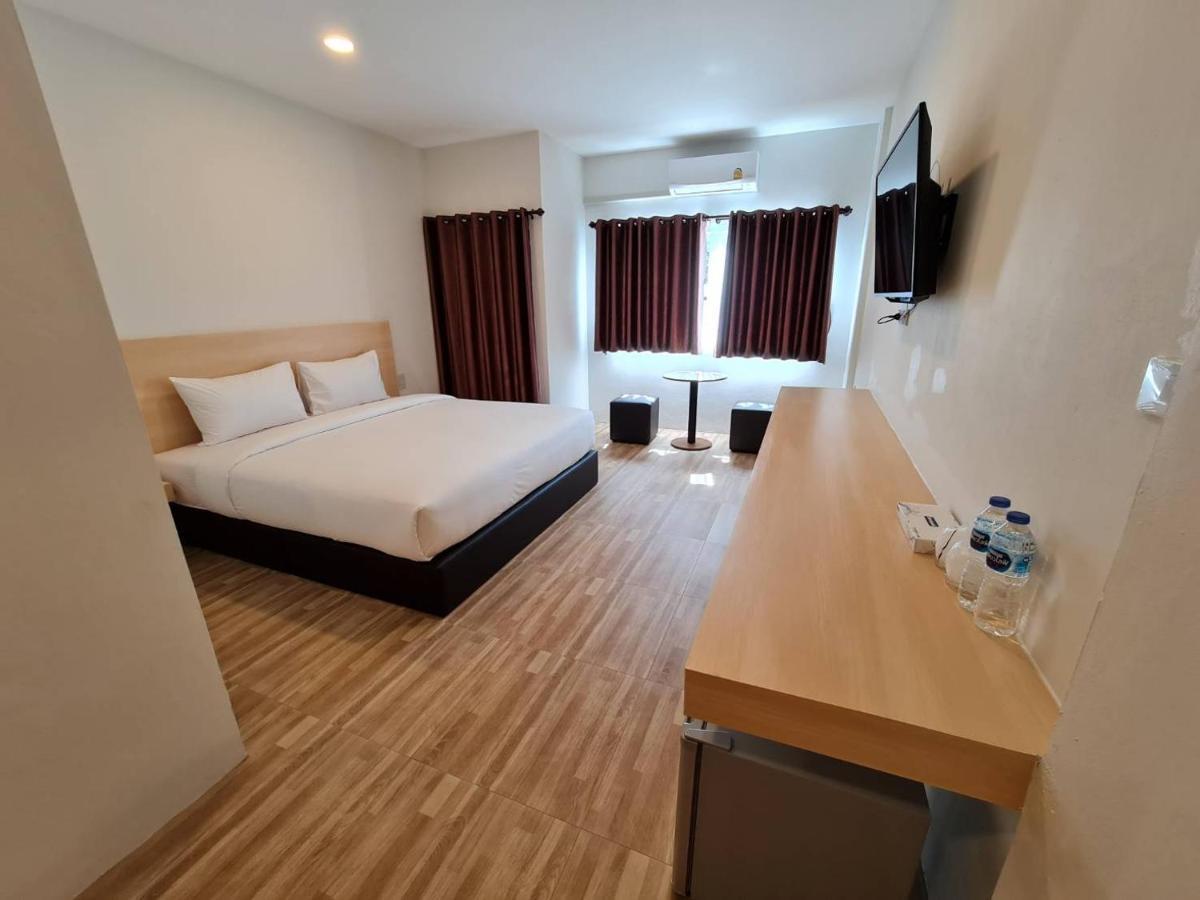 The Charlotte Smart Hotel Lopburi Ngoại thất bức ảnh