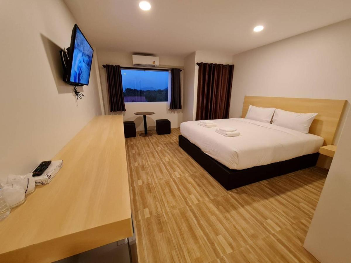 The Charlotte Smart Hotel Lopburi Ngoại thất bức ảnh