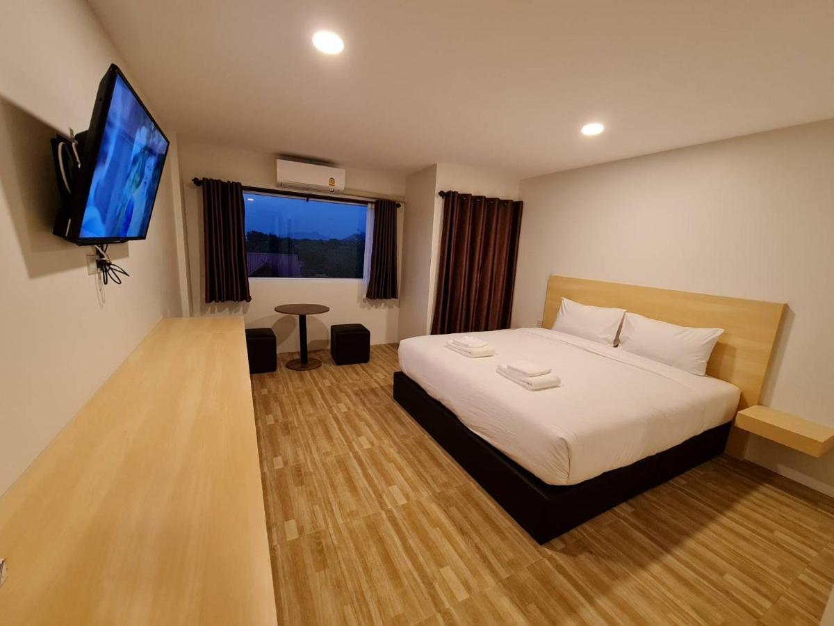The Charlotte Smart Hotel Lopburi Ngoại thất bức ảnh