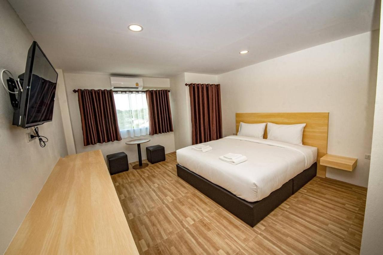 The Charlotte Smart Hotel Lopburi Ngoại thất bức ảnh