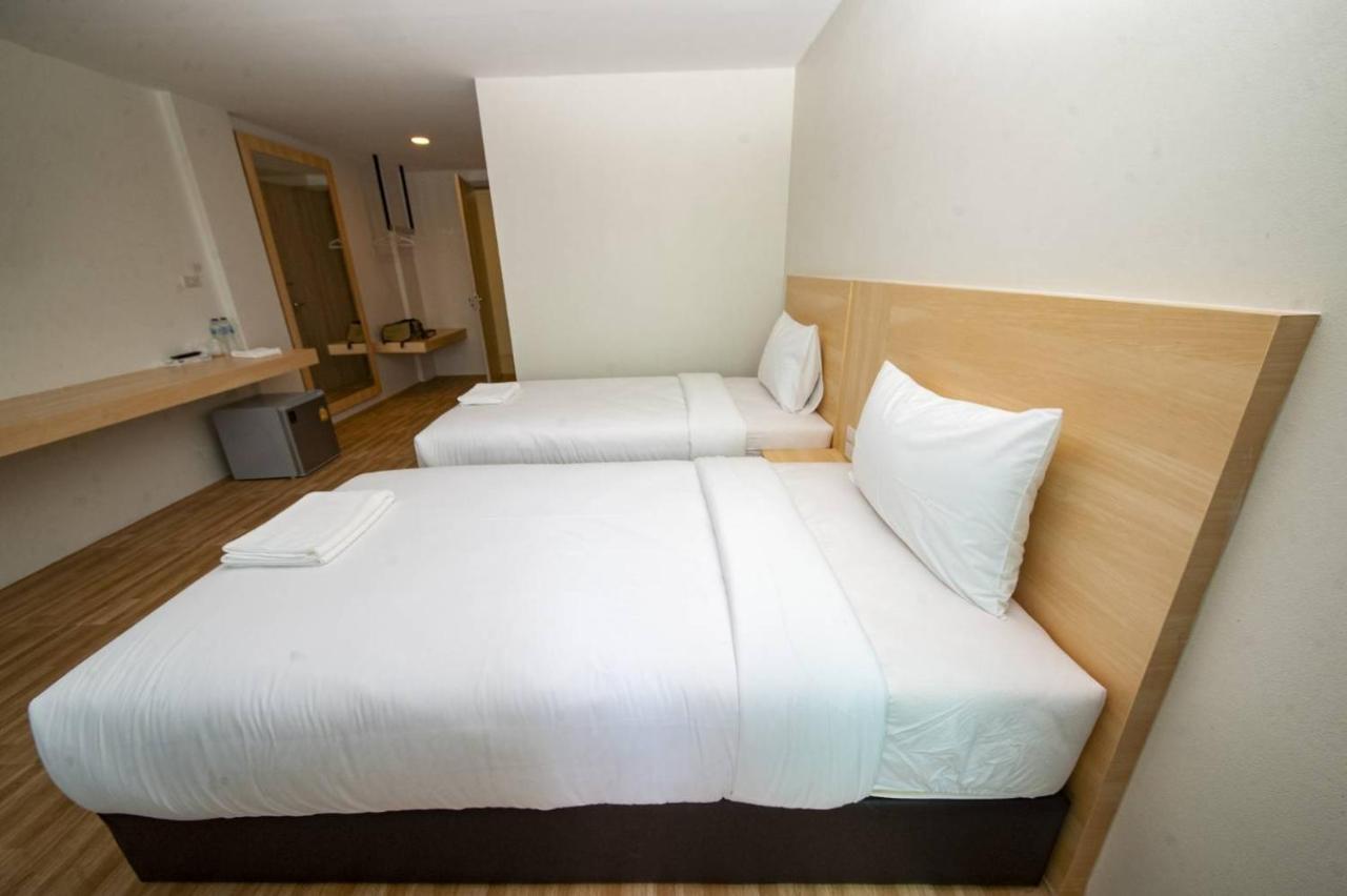 The Charlotte Smart Hotel Lopburi Ngoại thất bức ảnh