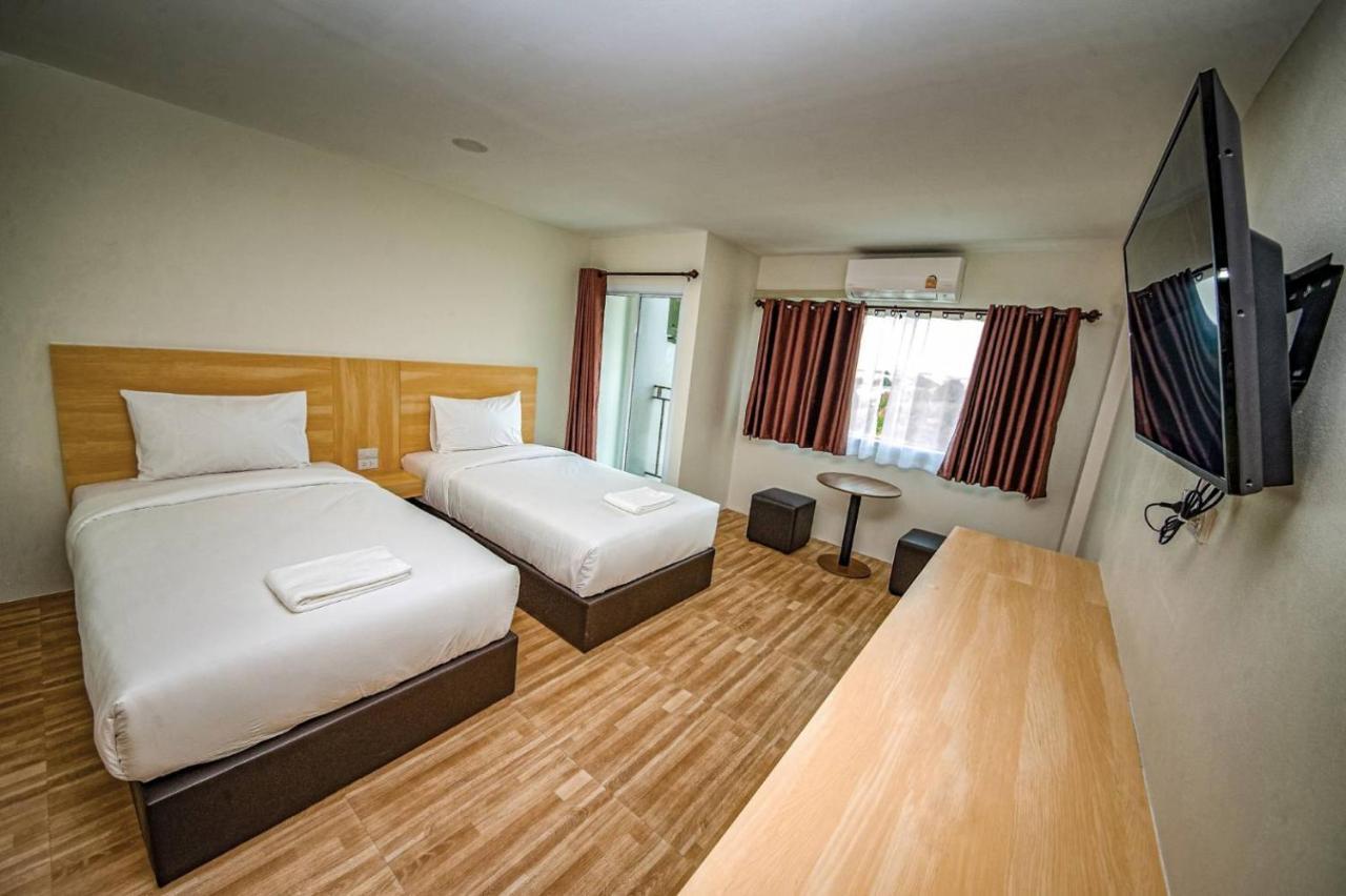 The Charlotte Smart Hotel Lopburi Ngoại thất bức ảnh