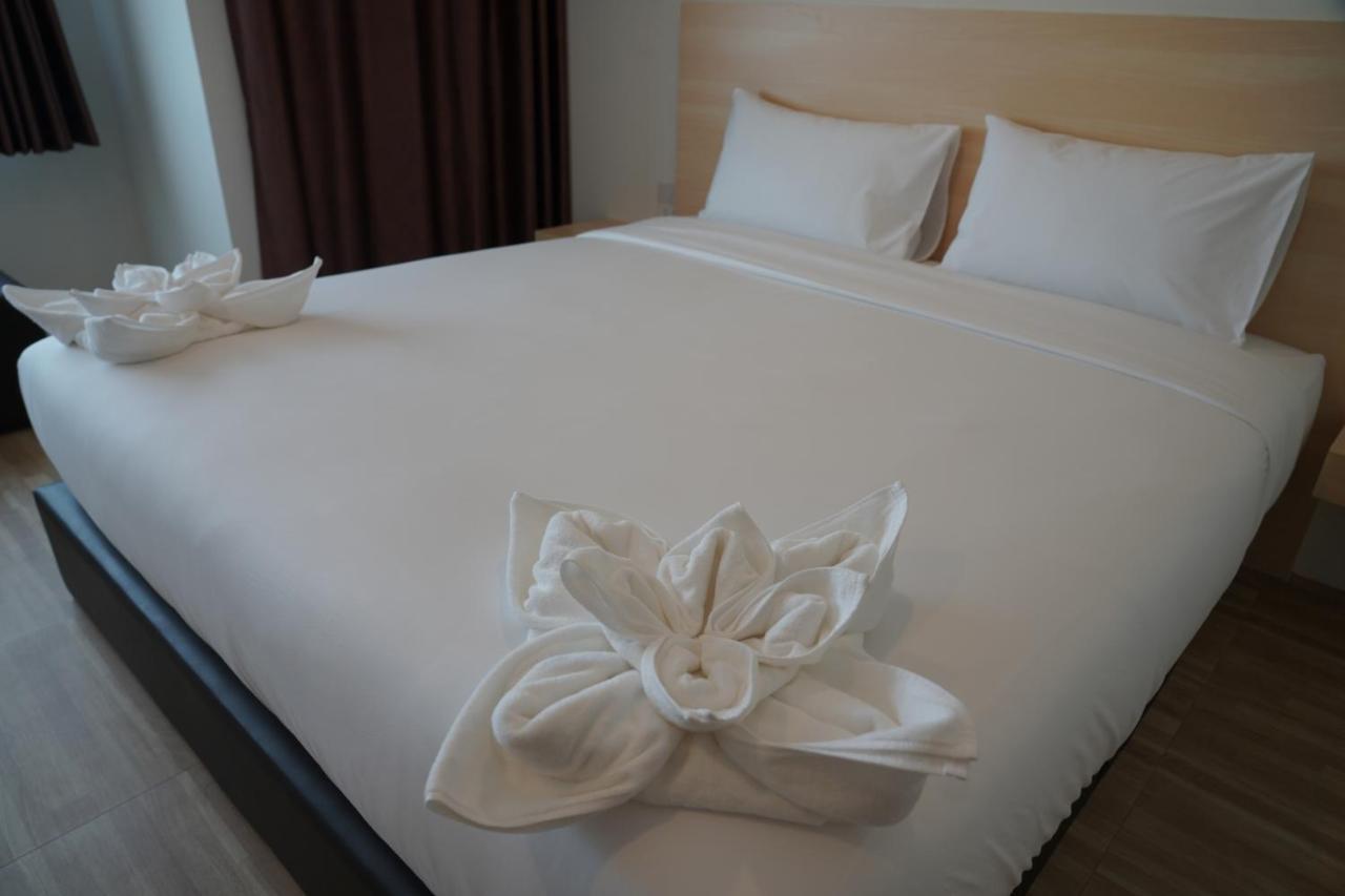 The Charlotte Smart Hotel Lopburi Ngoại thất bức ảnh