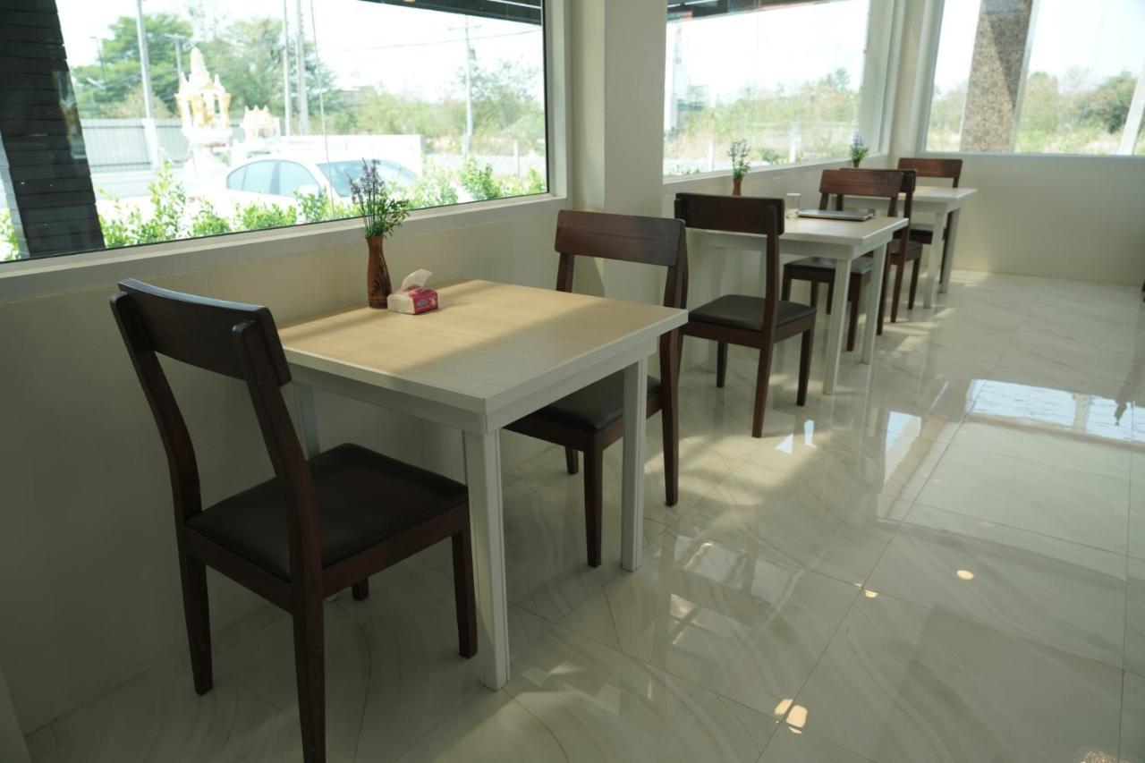 The Charlotte Smart Hotel Lopburi Ngoại thất bức ảnh