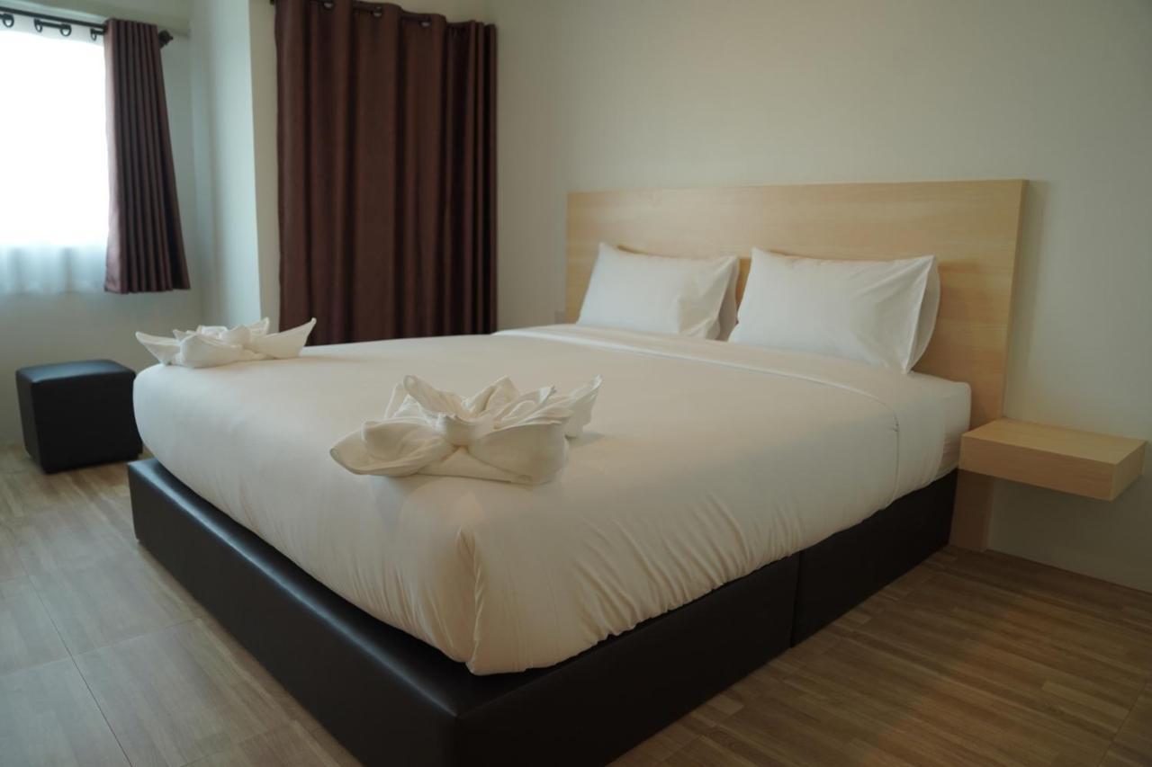 The Charlotte Smart Hotel Lopburi Ngoại thất bức ảnh