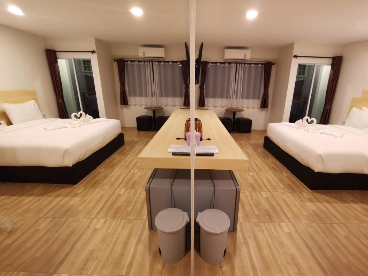 The Charlotte Smart Hotel Lopburi Ngoại thất bức ảnh