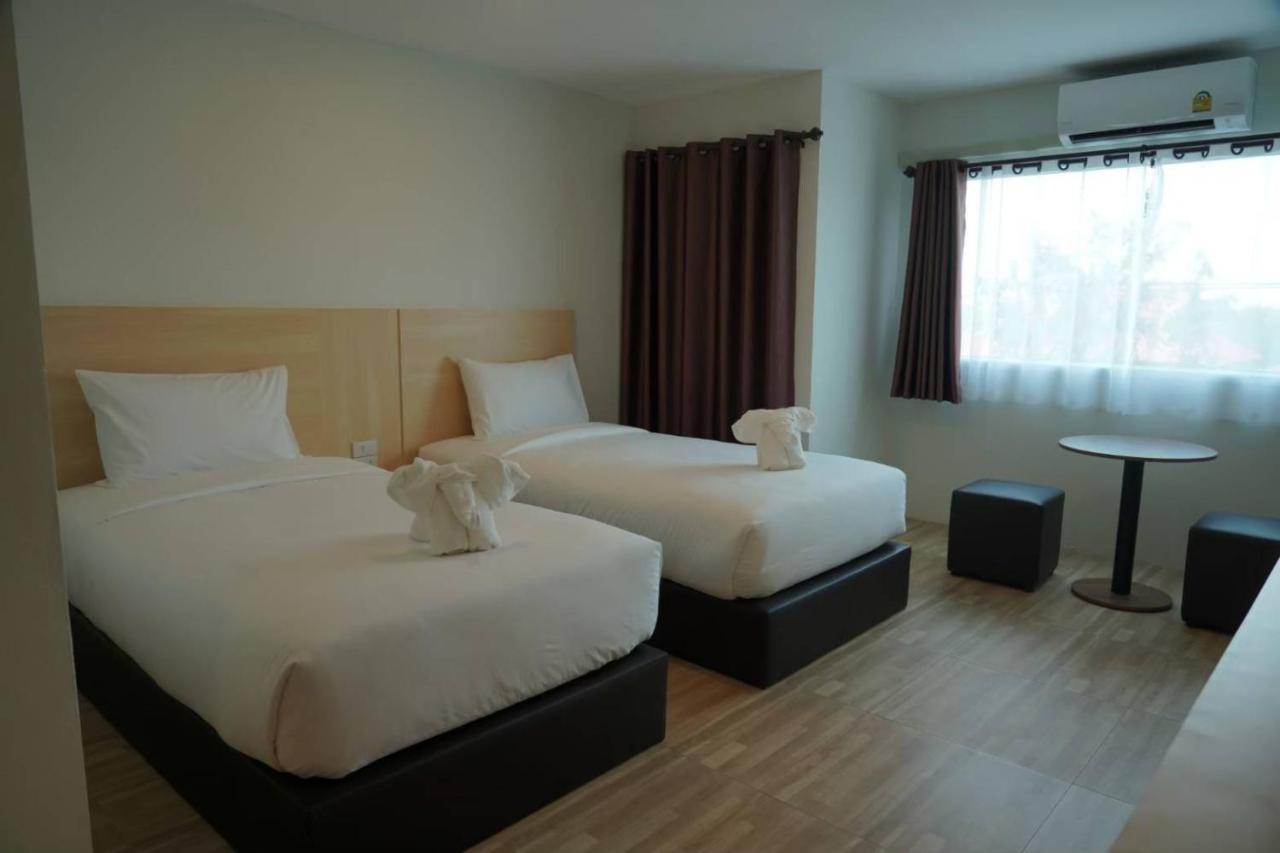The Charlotte Smart Hotel Lopburi Ngoại thất bức ảnh
