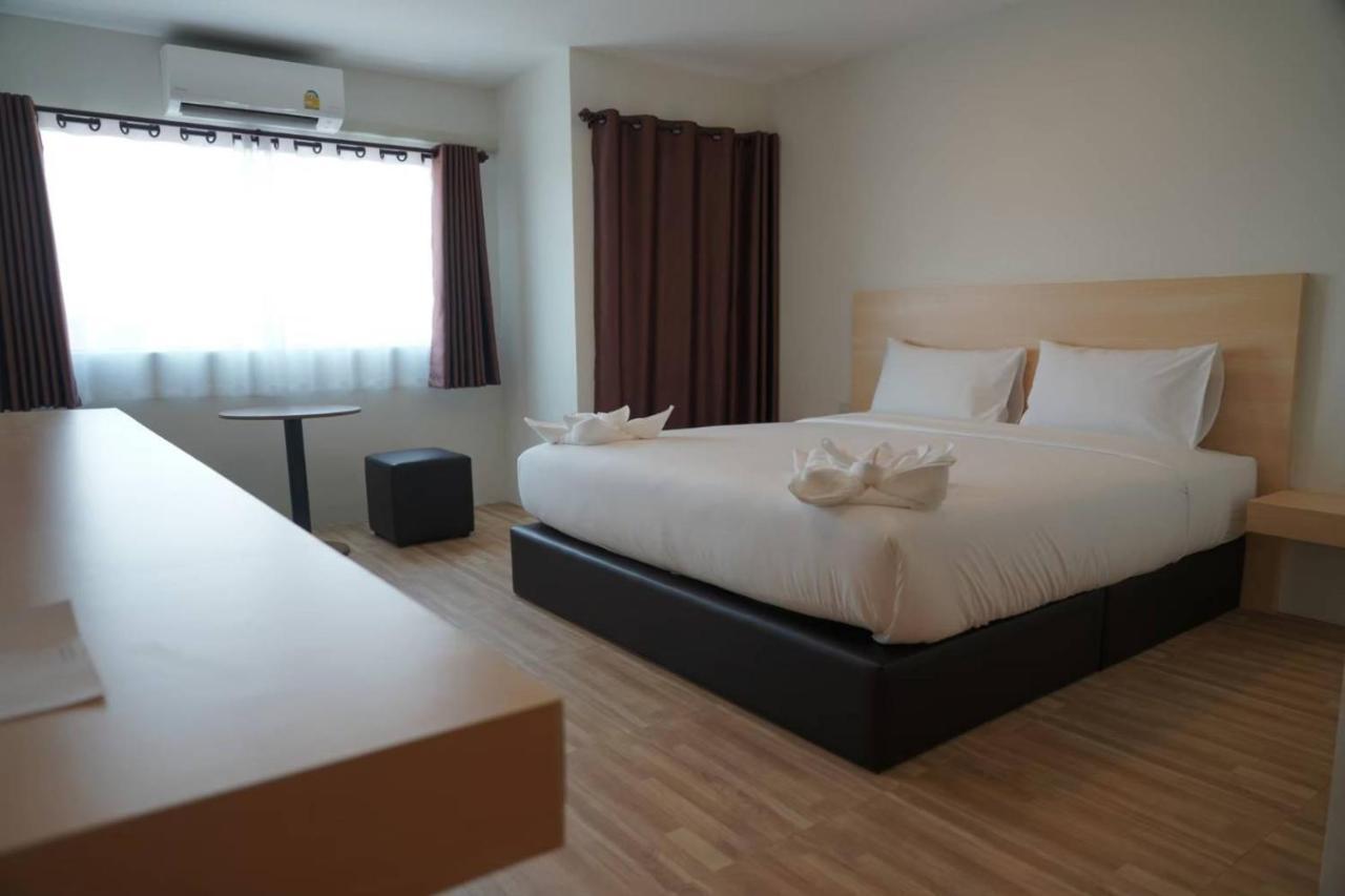 The Charlotte Smart Hotel Lopburi Ngoại thất bức ảnh