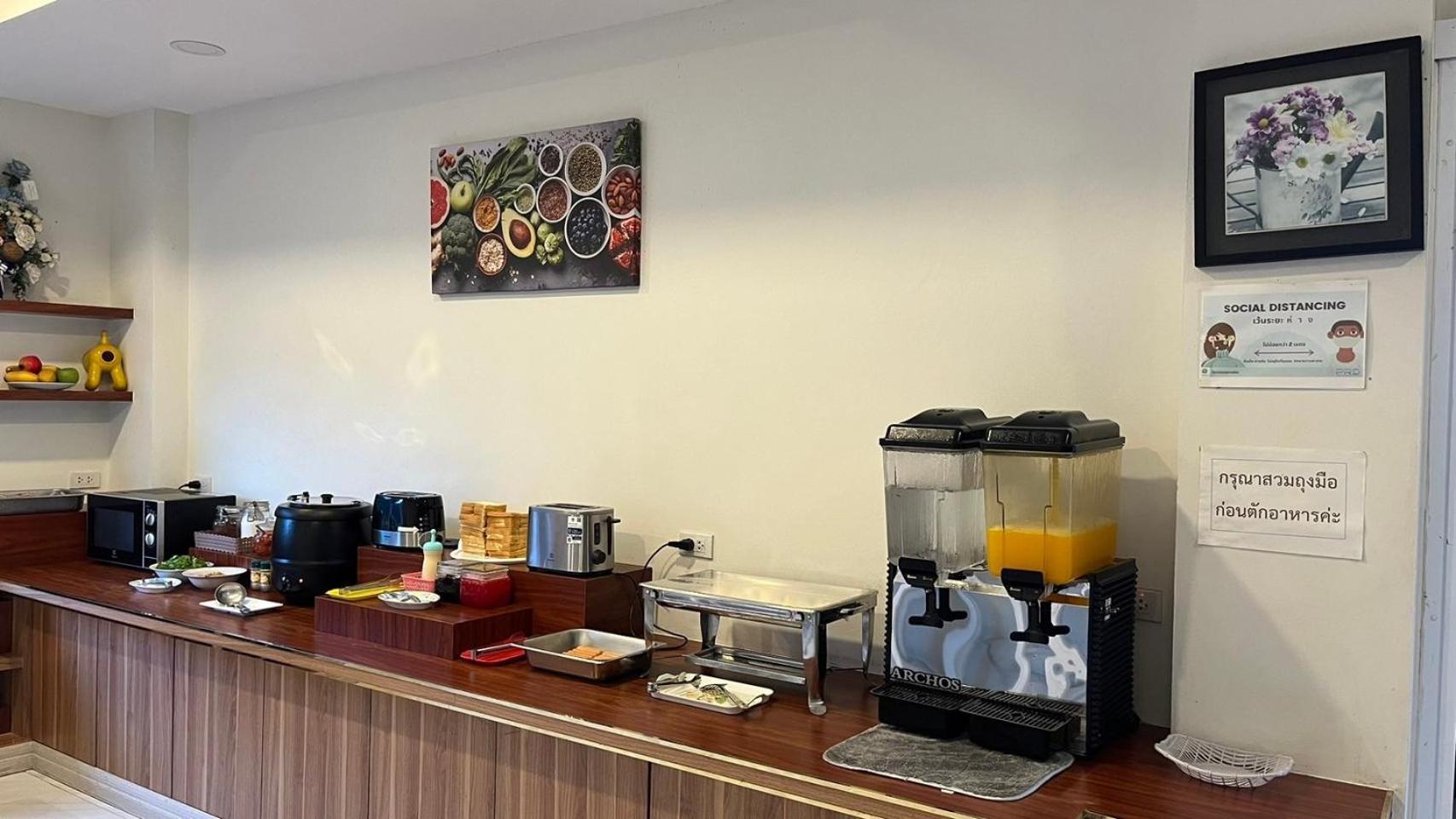 The Charlotte Smart Hotel Lopburi Ngoại thất bức ảnh