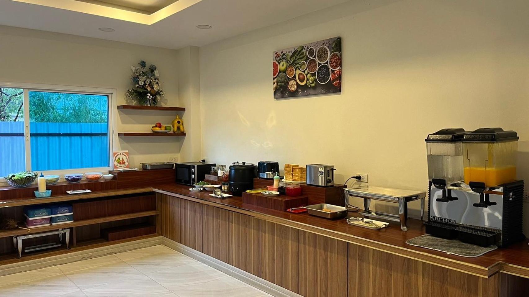 The Charlotte Smart Hotel Lopburi Ngoại thất bức ảnh